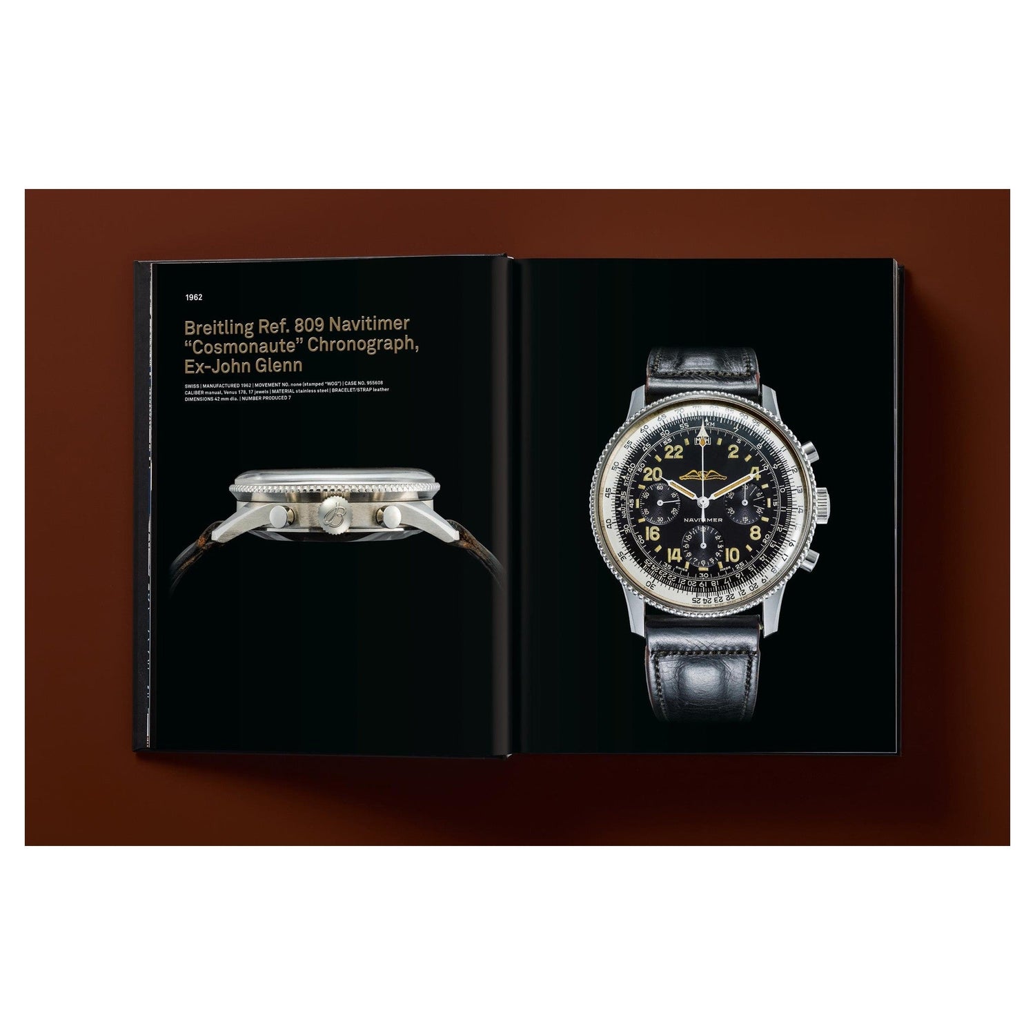 Premium-Bildband mit goldfarbener Uhrengrafik und schwarzem Hardcover.