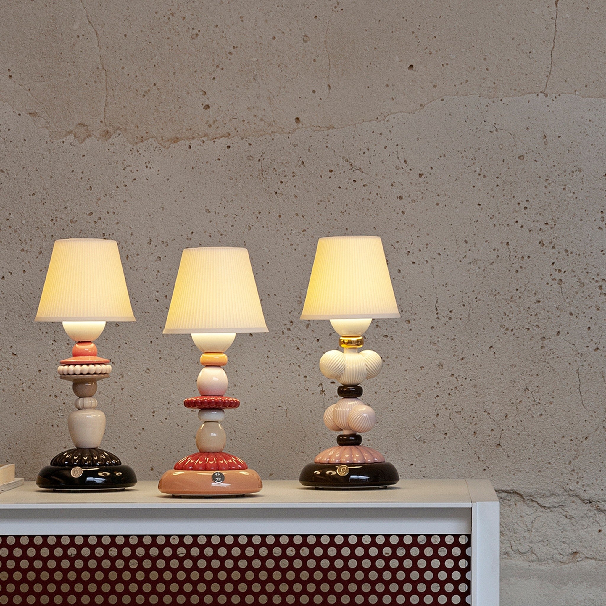 Firefly Lotus Tischlampe von Lladró, edle Ausführung