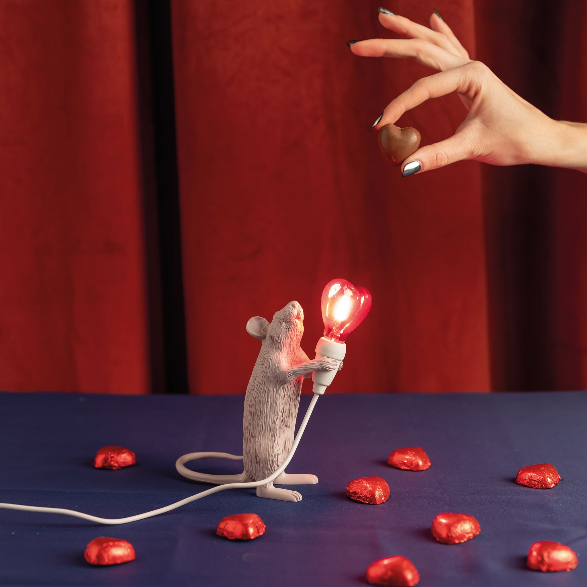Tischlampe MOUSE STEP weiß von Seletti – ikonisches Design mit verspieltem Charakter