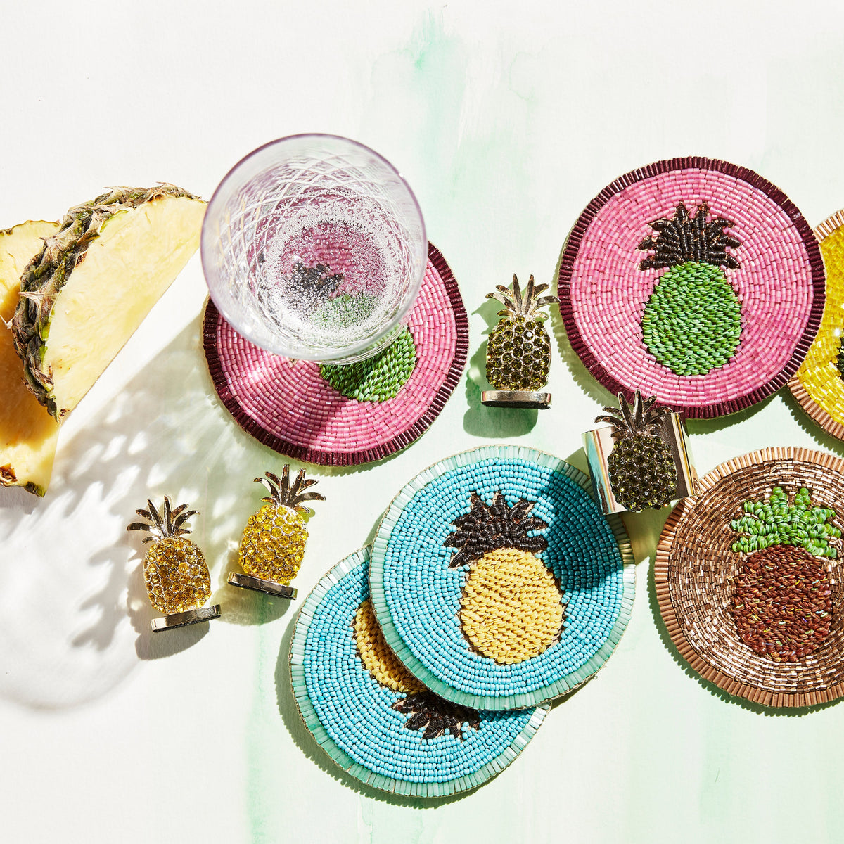 sommerliche Untersetzer mit Motiv Ananas von Joanna Buchanan
