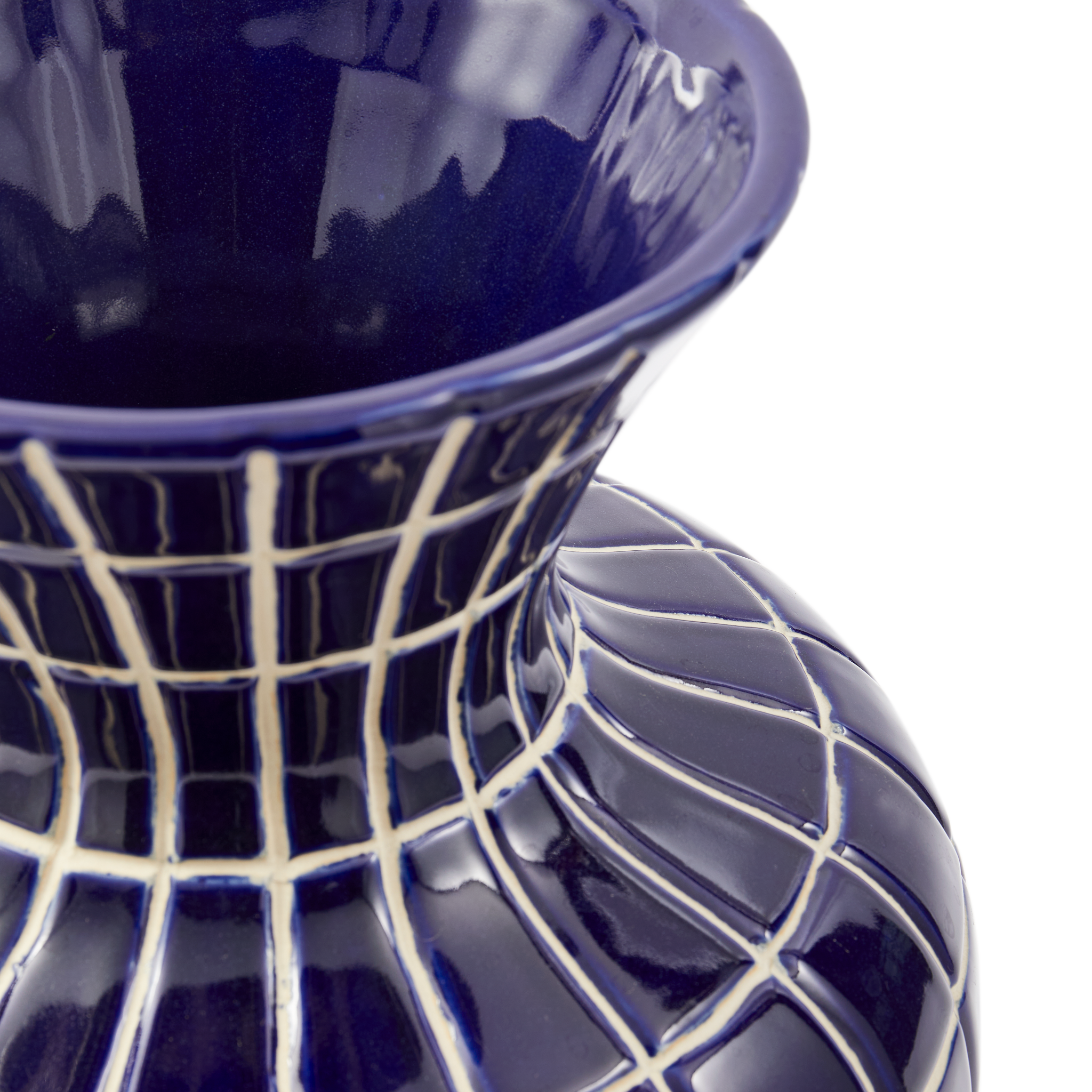 Handbemalte, bauchige Vase im orientalischen Design.