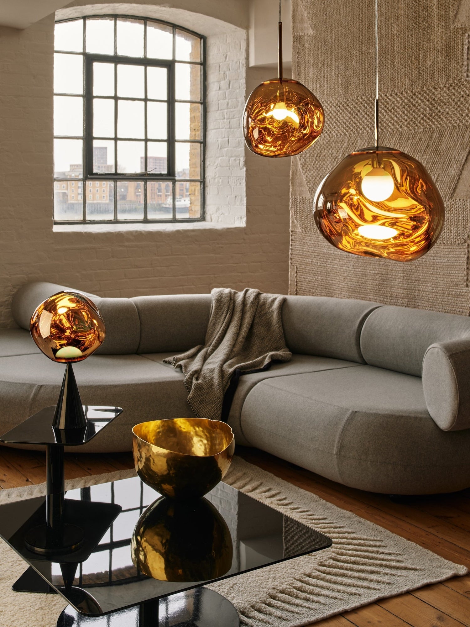 Wohnzimmer - Beige, Gold und Schwarz
